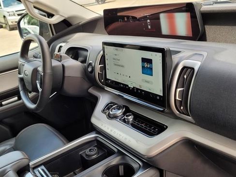 Used 2025 Ford Expedition Max Active RWD image 11