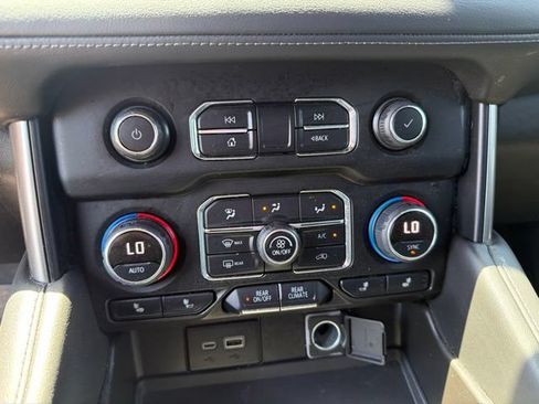 Used 2021 Chevrolet Tahoe LT AWD/4WD image 19
