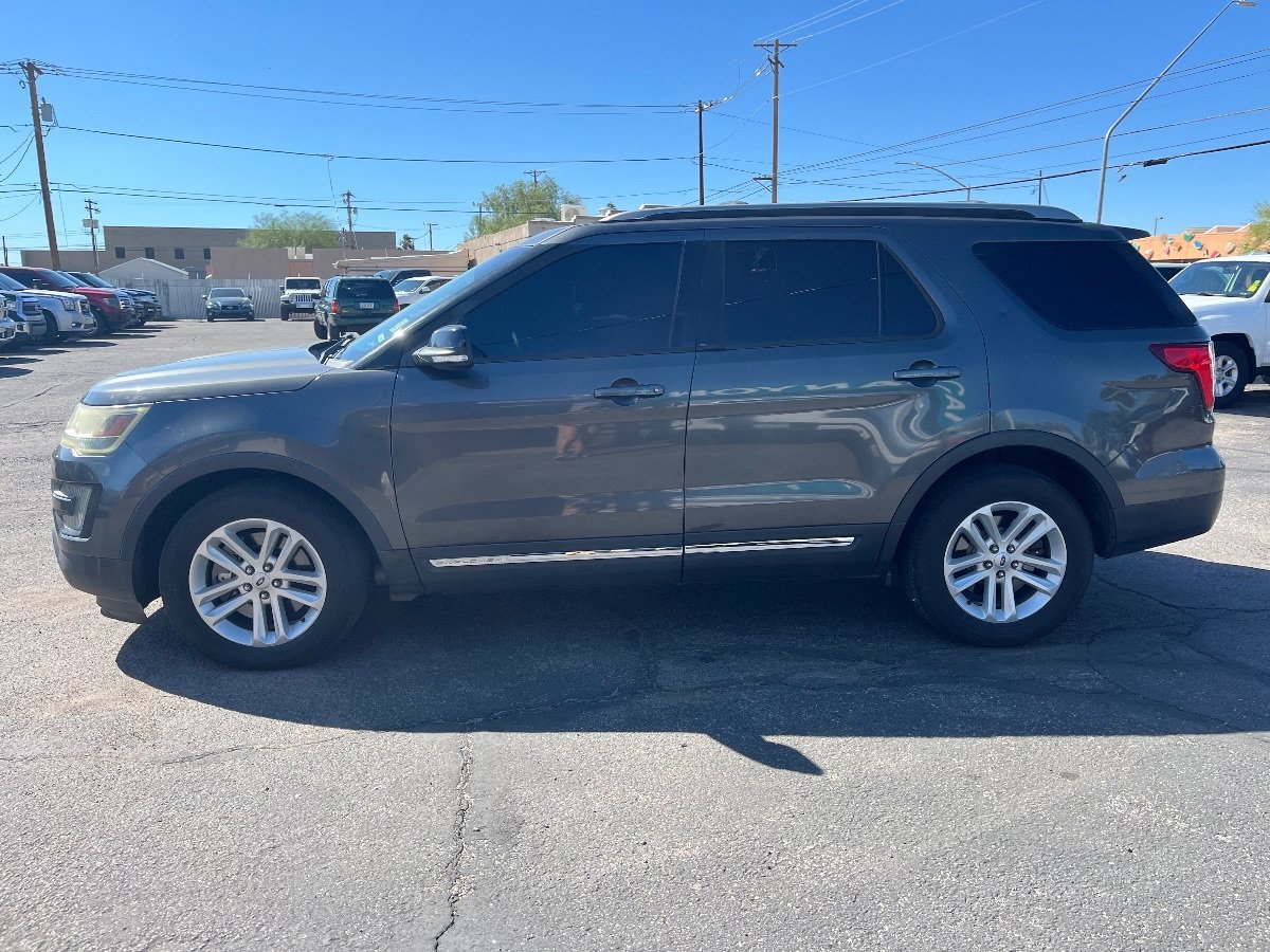 Used 2016 Ford Explorer XLT w/ Equipment Group 202A FWD image 6