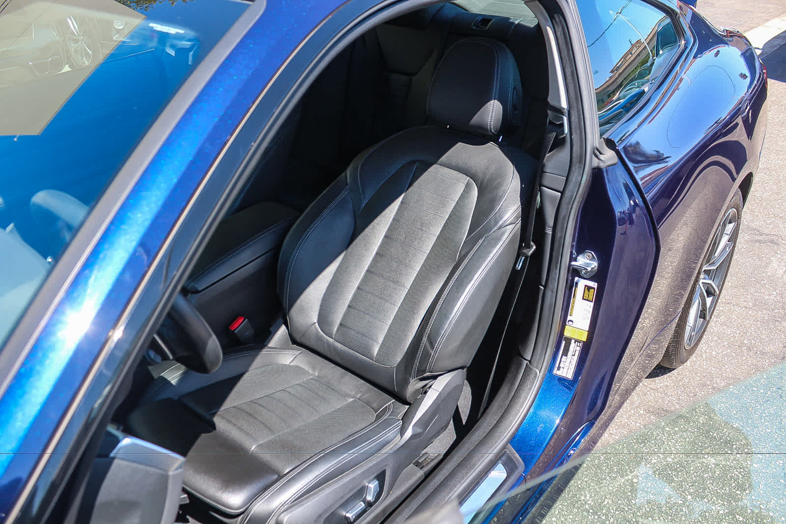 Used 2023 BMW 430i Coupe w/ Premium Package RWD image 23