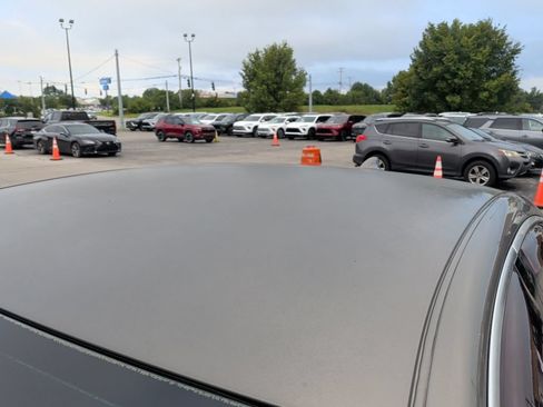 Used 2017 Chevrolet Impala LT FWD image 11