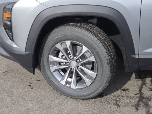 New 2026 Chevrolet Equinox LT w/ Safety and Technology Package FWD image 23