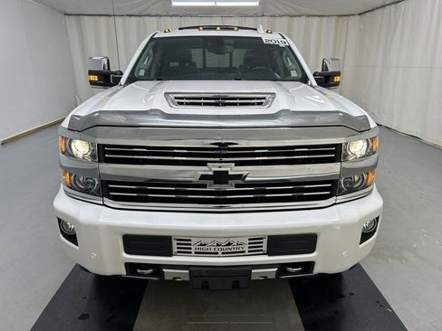 Used 2019 Chevrolet Silverado 3500 High Country w/ Duramax Plus Package image 3