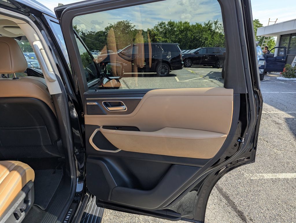 Used 2025 INFINITI QX80 Luxe AWD/4WD image 28
