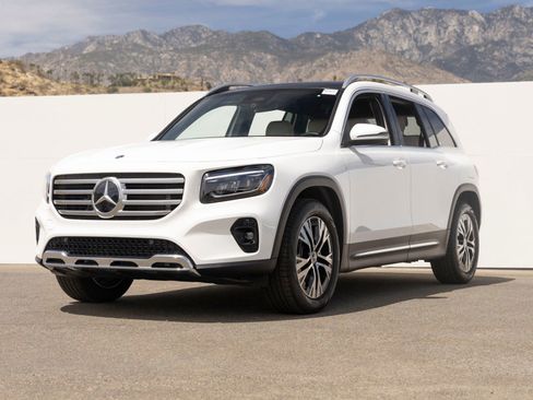 Used 2026 Mercedes-Benz GLB 250 image 1