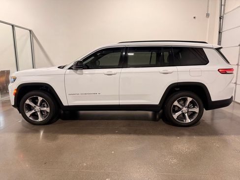 Used 2026 Jeep Grand Cherokee L Limited w/ Luxury Tech Group II RWD image 8