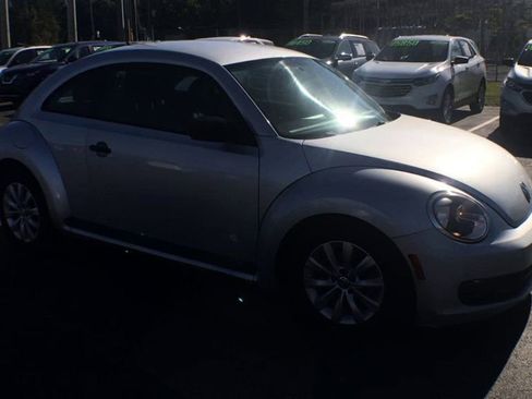Used 2013 Volkswagen Beetle 2.5 image 9