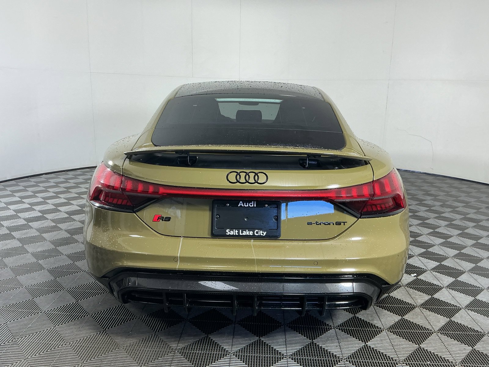 Used 2023 Audi RS e-tron GT w/ Carbon Performance Package AWD/4WD image 7