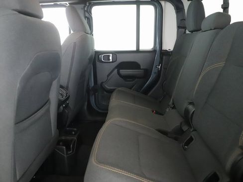 Used 2024 Jeep Gladiator Sport image 25