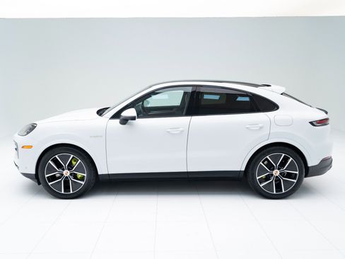 New 2026 Porsche Cayenne E-Hybrid Coupe image 2