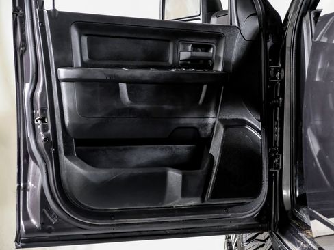 Used 2024 RAM 3500 Tradesman w/ Chrome Appearance Group AWD/4WD image 32