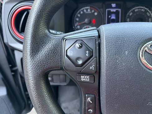 Used 2020 Toyota Tacoma SR AWD/4WD image 15