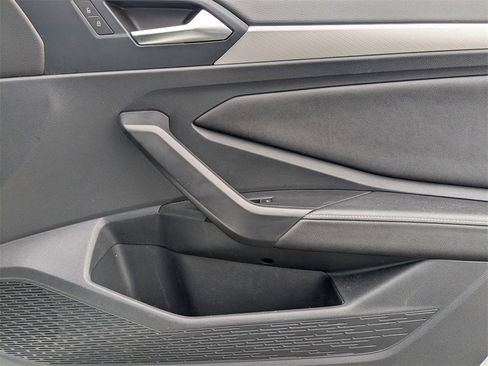 Used 2024 Volkswagen Jetta S image 33