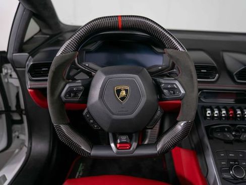 Used 2019 Lamborghini Huracan LP 580-2 RWD image 18