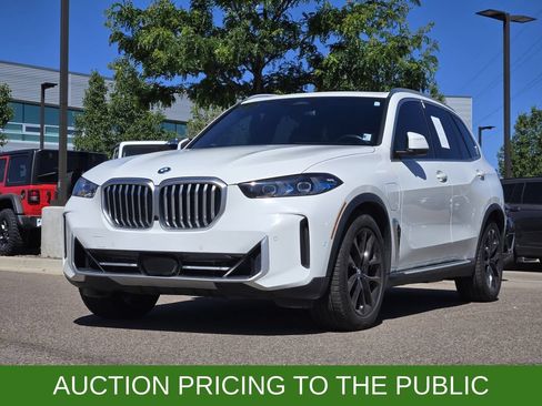 Used 2025 BMW X5 xDrive50e AWD/4WD image 3