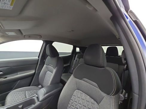 Used 2025 Nissan Kicks SV image 40