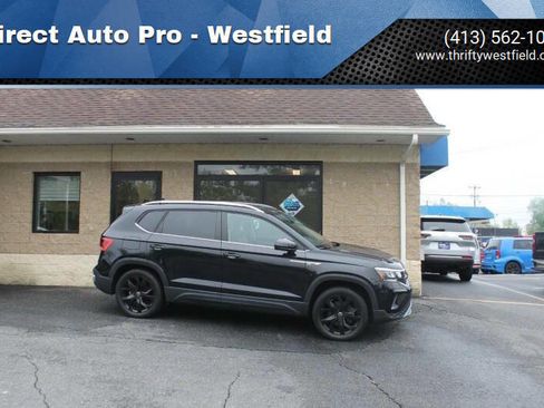 Used 2022 Volkswagen Taos SE w/ Panoramic Sunroof Package image 1