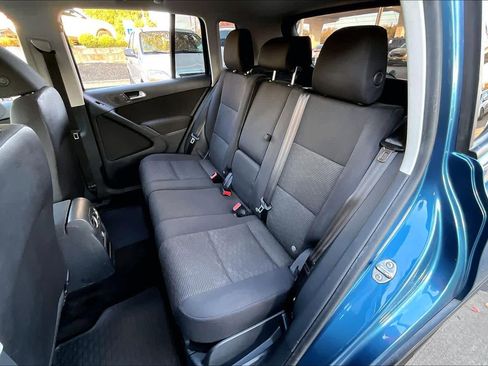 Used 2017 Volkswagen Tiguan Limited image 19