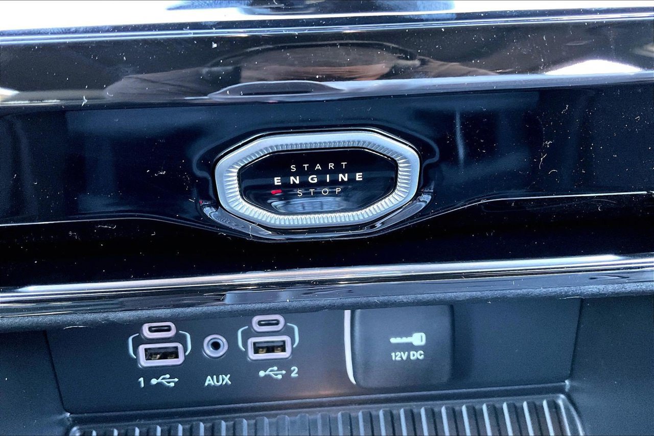 New 2027 Jeep Grand Cherokee Altitude RWD image 17