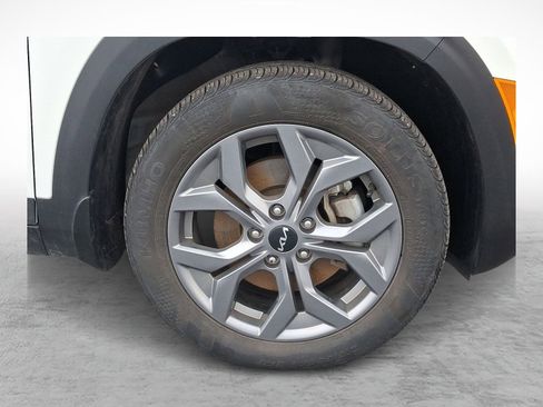 Used 2024 Kia Seltos S image 8