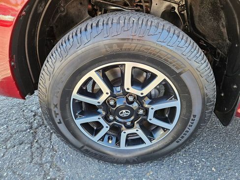 Used 2010 Lexus LX 570 4WD image 8