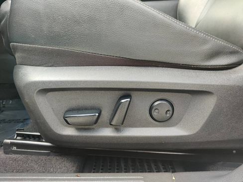 Used 2023 Nissan Rogue SL image 13