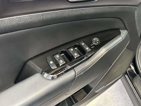 Used 2025 Kia Sportage EX w/ Premium Package FWD image 17