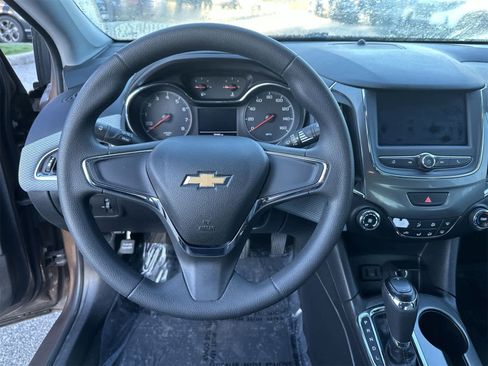 Used 2019 Chevrolet Cruze LS image 18