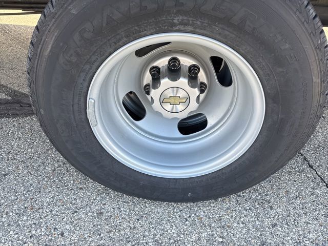 New 2025 Chevrolet Express 4500 w/ Power Convenience Package RWD image 8