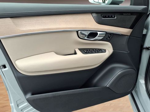 Certified 2026 Volvo XC90 B6 Plus AWD/4WD image 19