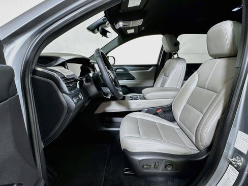 Certified 2026 GMC Acadia Elevation w/ Elevation Premium Package FWD image 20
