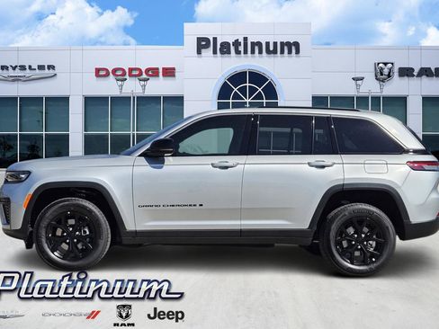 New 2026 Jeep Grand Cherokee Altitude image 3