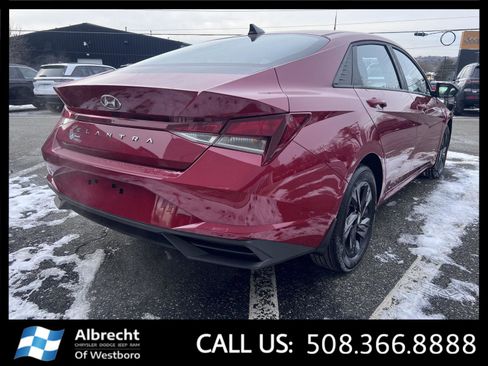 Used 2023 Hyundai Elantra SEL image 5