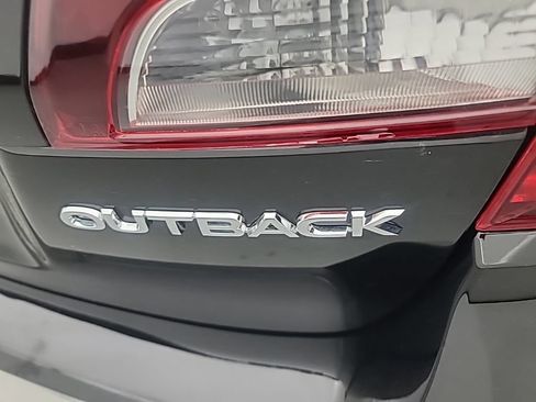 Used 2019 Subaru Outback 2.5i Limited AWD/4WD image 11