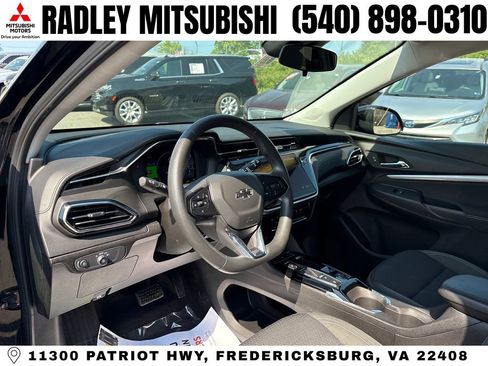 Used 2023 Chevrolet Bolt EUV LT w/ Driver Confidence Package FWD image 4