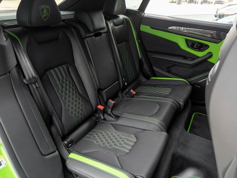 Used 2025 Lamborghini Urus SE image 50