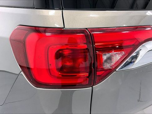 Used 2019 GMC Acadia SLE FWD image 32