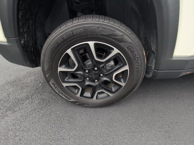 Used 2020 Jeep Compass Trailhawk AWD/4WD image 2