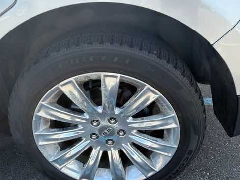 Used 2015 Lincoln MKX AWD w/ Equipment Group 102A image 18