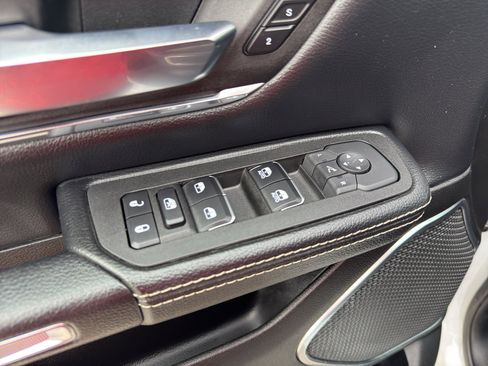 Used 2025 RAM 1500 Laramie image 14