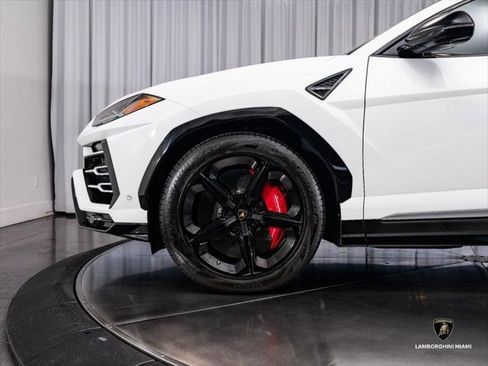 Used 2019 Lamborghini Urus AWD/4WD image 10