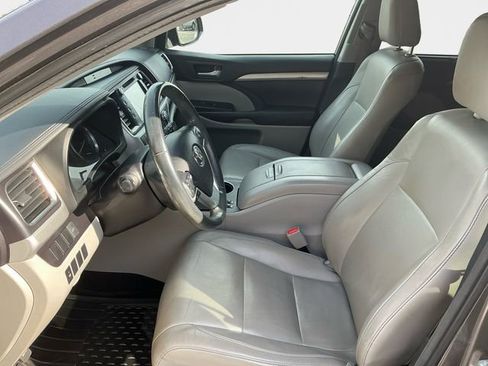Used 2016 Toyota Highlander XLE image 10