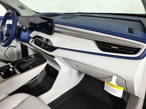 New 2026 Buick Enclave Avenir w/ Super Cruise Package image 25