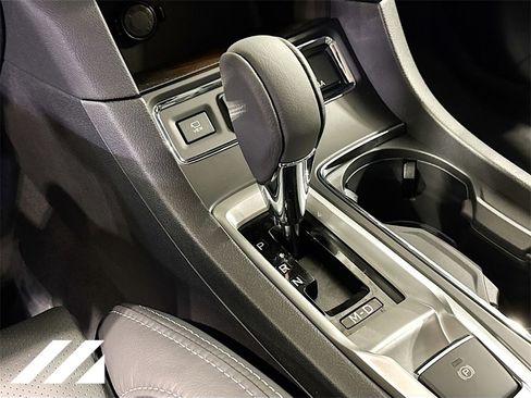 New 2025 Subaru Ascent Limited image 17