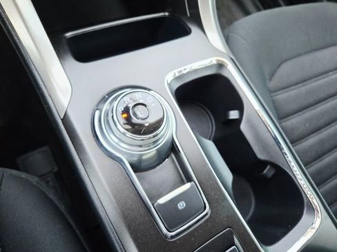 Used 2018 Ford Fusion SE image 15