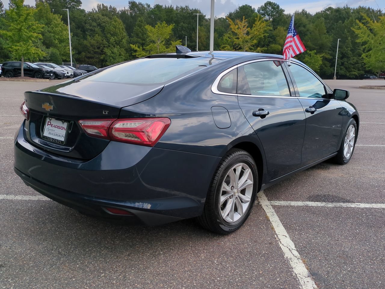 Used 2019 Chevrolet Malibu LT w/ Driver Confidence Package II FWD image 4
