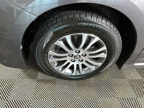 Used 2020 Toyota Sienna XLE FWD image 9