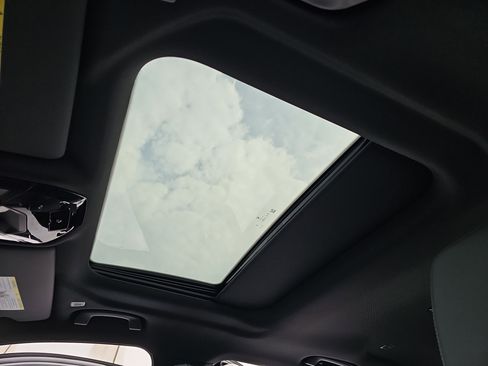 New 2026 BMW 530i w/ Convenience Package image 30