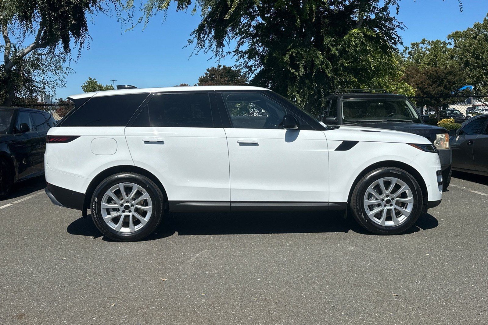 New 2026 Land Rover Range Rover Sport SE AWD/4WD image 7