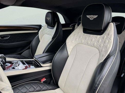 Used 2022 Bentley Continental GT AWD/4WD image 32